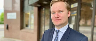 Rättspsykiatrisk undersökning för hotfull och våldsam Strängnäsbo – åklagaren: "Övertygande bevisning för den tilltalades skuld"