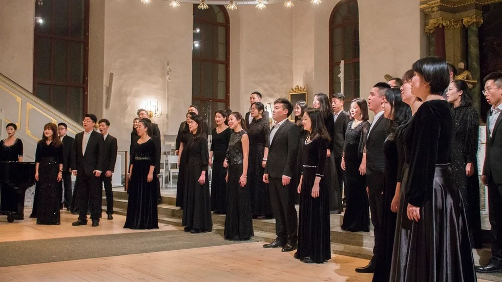 Kören med det pampiga namnet Shenzhen Star Bright Choir uppträdde i Västra Vingåkers kyrka under lördagskvällen under ledning av dirigenten Chen Guanghui. Åhörarna bjöds på ett varierat utbud av asiatiska och europeiska tonsättare där allt var bedövande vackert framfört.