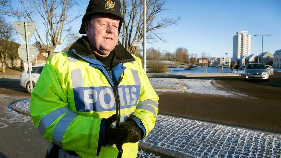 Stefan Tranemyr, trafikpolis uppmanar alla att ta det försiktigt i trafiken.– Man ska ta det försiktigt, i kollision mellan bil och cykel är cyklisten den mest utsatta och kan få men för livet medan bilen bara får plåtskador, säger Stefan Tranemyr.
