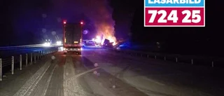Våldsam lastbilsbrand på E4 – vittnen hjälpte föraren att komma ut