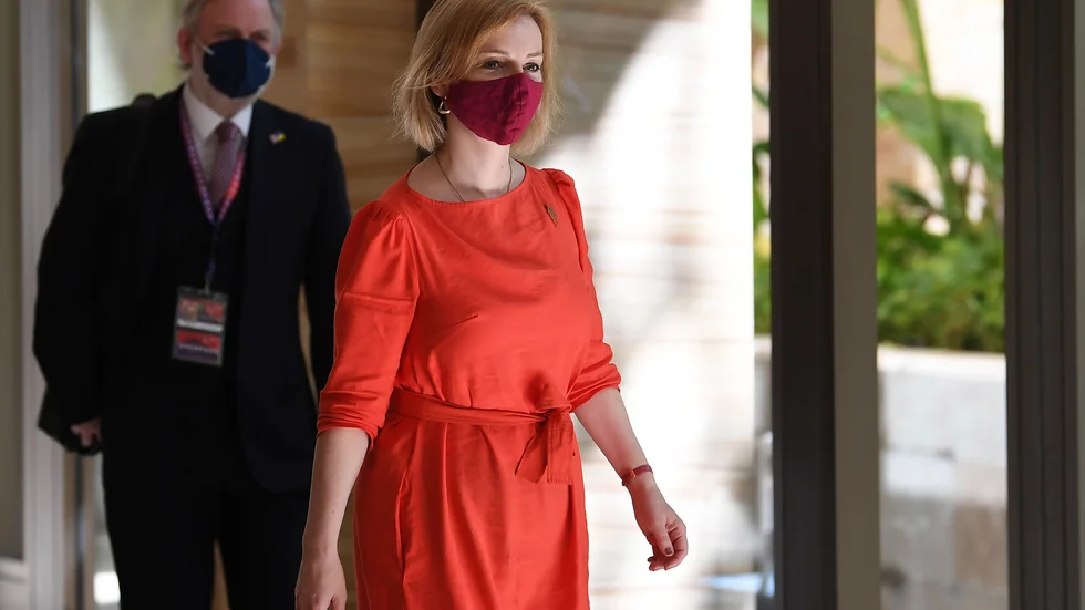 Storbritanniens utrikesminister Liz Truss vid G20-mötet i Indonesien, som hon fick lämna när beskedet om premiärminister Boris Johnsons avgång kom.
