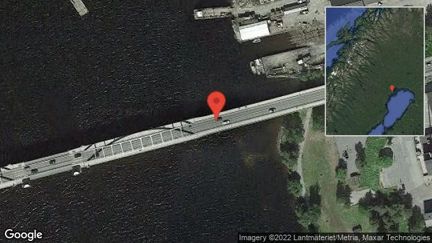 Lastbil stillastående på väg 616