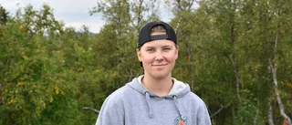 Alva, 18, satsar stort på ishockeyn
