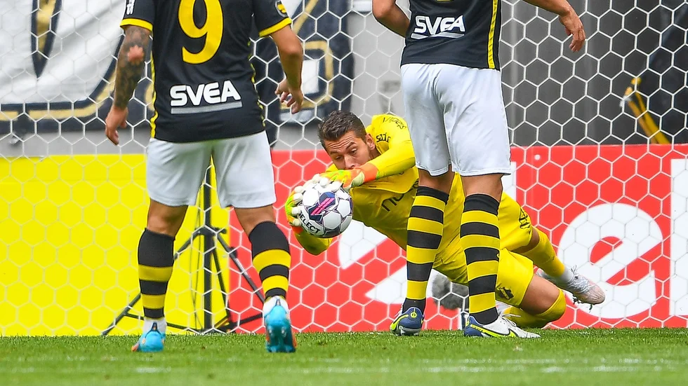 Kristoffer Nordfeldt räddade en viktig straff för AIK. Arkivbild.