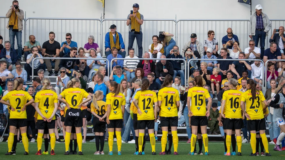 Skillnaden mellan Gusk och Uppsala fotboll är fortfarande stor, menar skribenten.