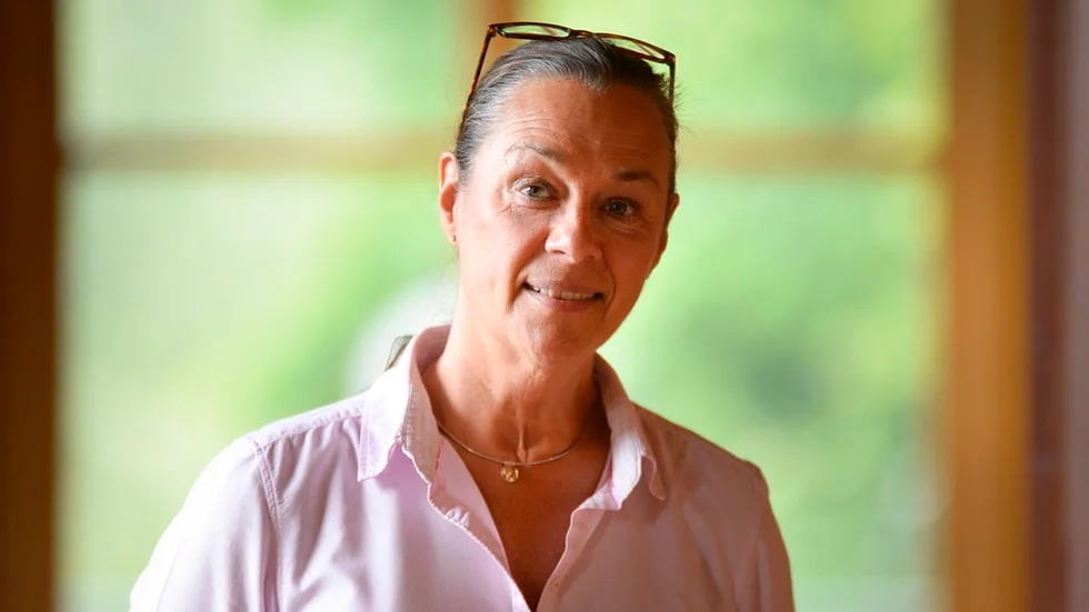 Karin Hassle har skapat konstglas till Reijmyre glasbruk sommaren 2017.