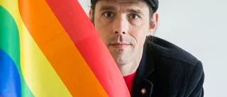Politiker ställer upp på bred front i Pride