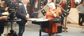 Monicas släktfoto fascinerade experter på Antikrundan