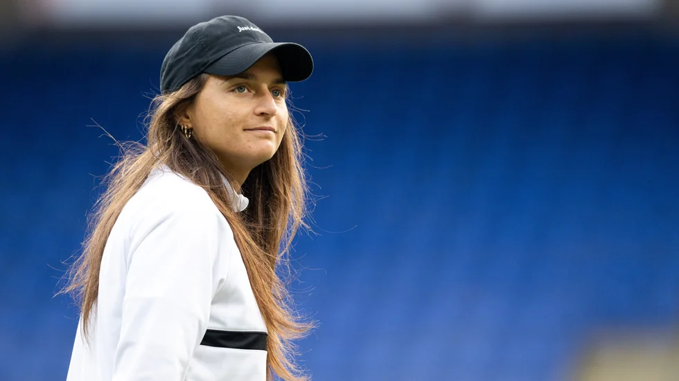 Tränaren Elena Sadiku och hennes United har släppt in minst mål i hela Damallsvenskan.