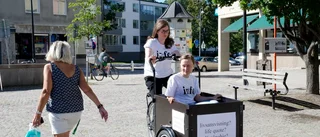 Lekfullt konstprojekt på stan förbryllar