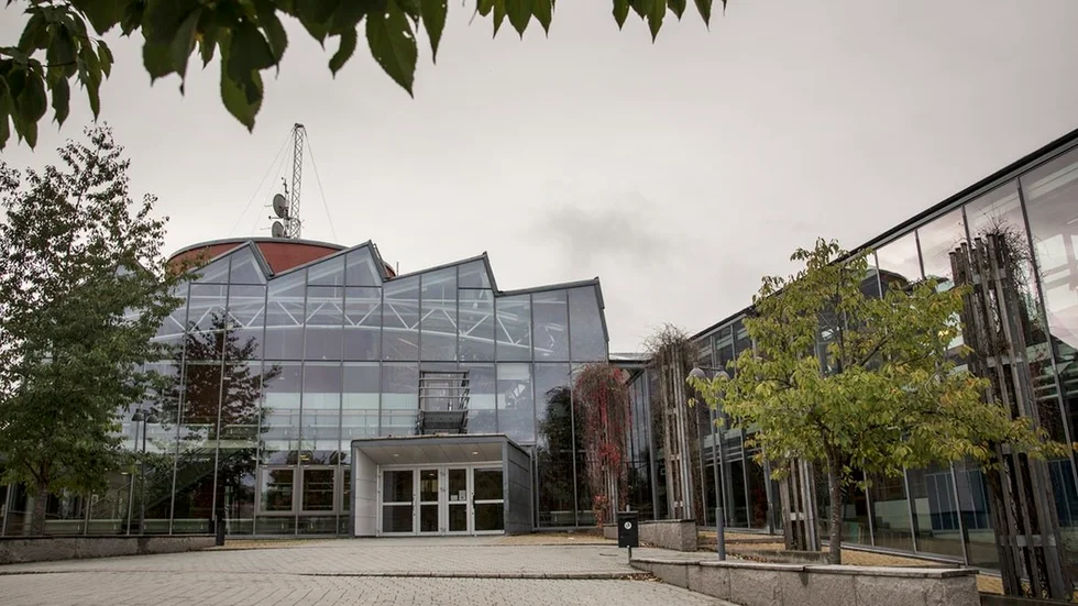 En av de kommunala skolorna i kommunen, Stenhammarskolan i Flen.