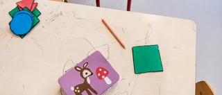 Dörr lossnade och klämde tvååring