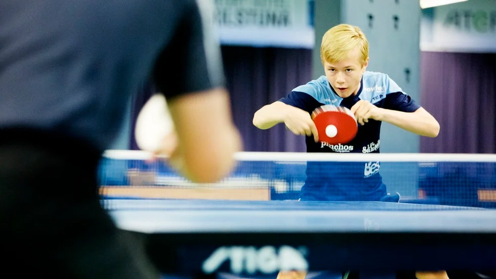 Theo Abrahamsson visade både storspel och bra psyke när han fick kämpa i motvind tre matcher i rad men ändå vann Safirs internationella turnering. Arkivfoto: Niklas Holm