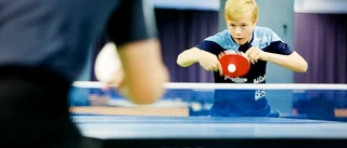 Tre toppvändningar tog Theo till tung titel