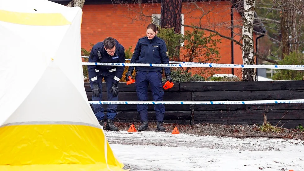 Polisen var på brottsplatsen under torsdagen för att dokumentera den.