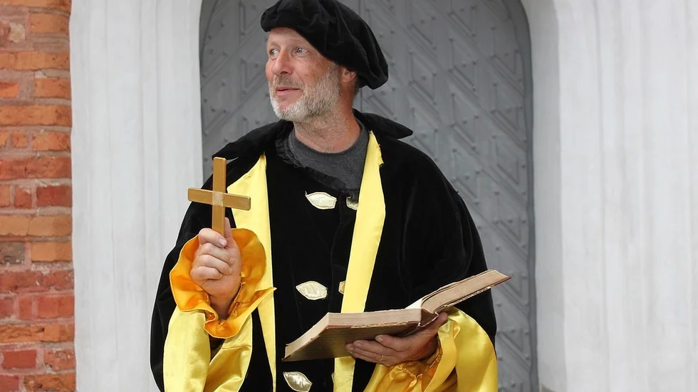 Gustav Vasa spelas av Kenneth Lilja.
