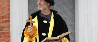 De dramatiserade stadsvandringarna är tillbaka: "Folk fascineras av att vi har fina kvarter"