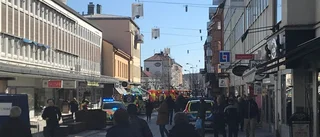 Två män klämdes fast under kassaskåp i centrala Eskilstuna