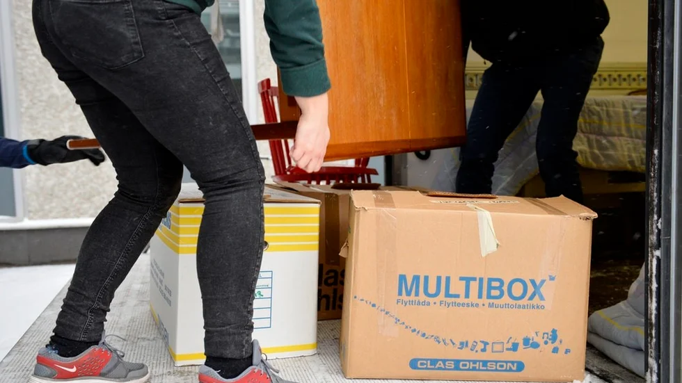 Bostadsbristen ställer till det för många. Den riskerar också att ökade kostnader för socialförvaltningen,