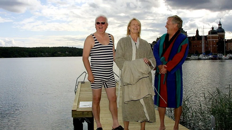 Så här såg det ut 2003, då artisten Arja Saijonmaa var med och invigde badbryggan vid Kölnholmen. Den har sedan dess tagits om hand av badhusföreningen, som nu ska återupplivas.