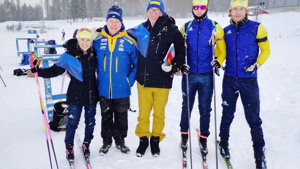 Lars-Erik Enqvist (tvåa från vänster) tillsammans med Anna Magnusson, Wolfgang Pichler, Martin Ponsilouma och Peppe Femling.  FOTO: PRIVAT