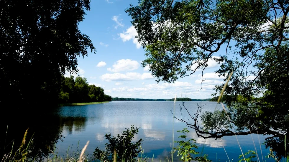 Skanova har ansökt om strandskyddsdispens för att lägga fiberkabel i bland annat sjön Båven söder om Stjärnhov.