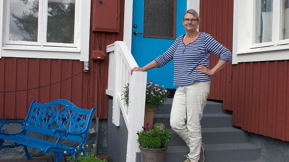 Margareta Olsson fick flyktingboendet som granne och blev intensivt engagerad i olika aktiviteter på boendet. "Jag tycker att jag är en annan människa nu. Jag har fått en djupare insikt i hur det är att vara flykting. Jag tror det tillförde mycket gott till oss att vi fick det här flyktingboendet till Hävla", säger hon.