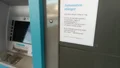 Bankomat talar med dubbla tungor om kontanterna
