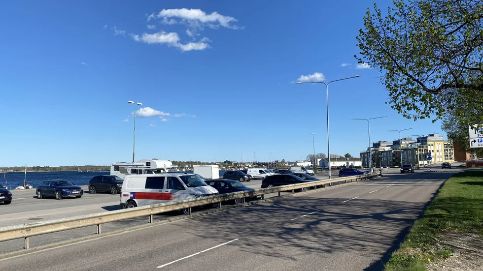 Slottsholmsvägen i Västervik är en av många gator i Västerviks stad som får sänkt hastighet.