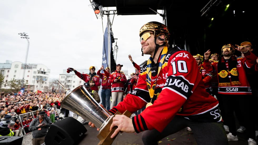 Einar Emanuelsson under firandet av Luleå hockeys SM-guld vid Södra hamn.