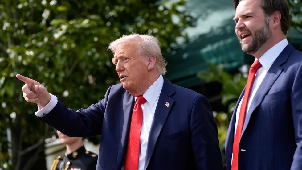 USA:s presidents syn på konfliktlösning påminner om 1800-talsimperalism, anser analytikern Jakob Hedenskog. Här syns Donald Trump med vicepresident JD Vance på ett evenemang vid Vita huset i förra veckan.
