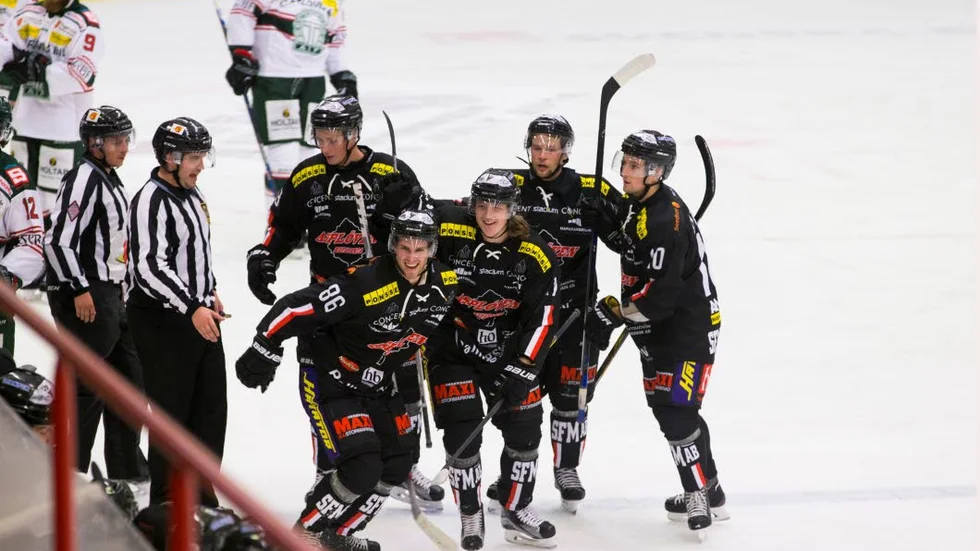 Islossning. Asplöven bröt förlustsviten och Johan Porsberger fick göra mål igen.