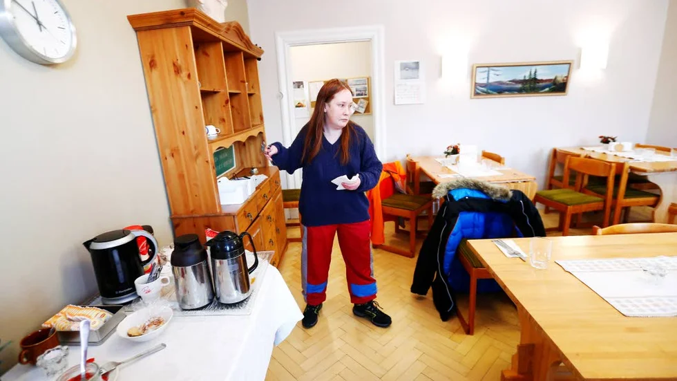 DUKAR. Jenny dukar för lunch. Den är öppen för alla som har en anknytning till LP-verksamheten.