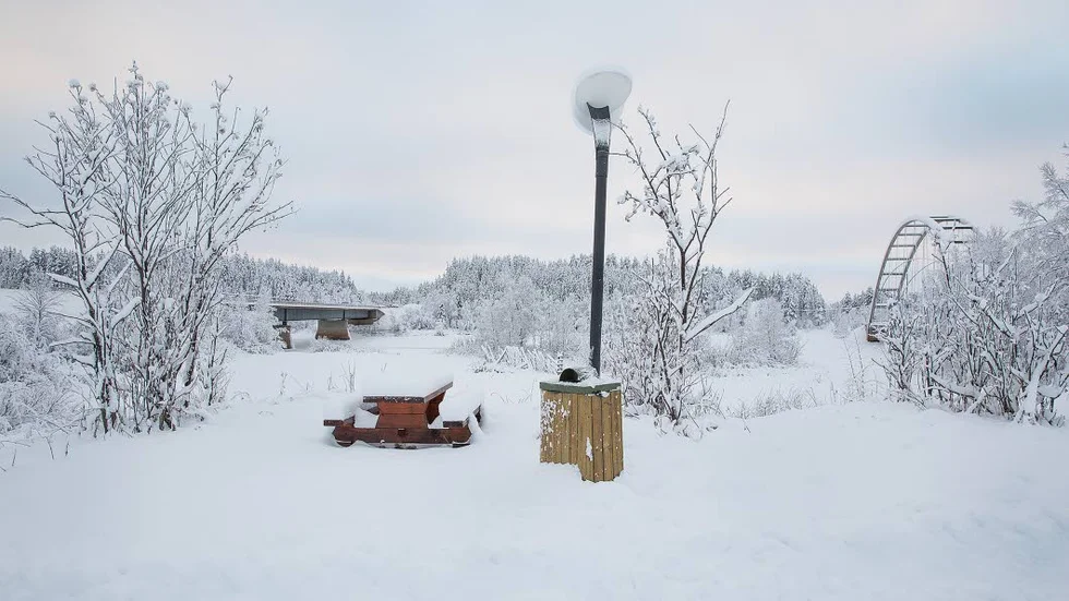 ÖDE. Flera fackförbund ordnade debatt om E10 på rastplatsen i Lappeasuando.