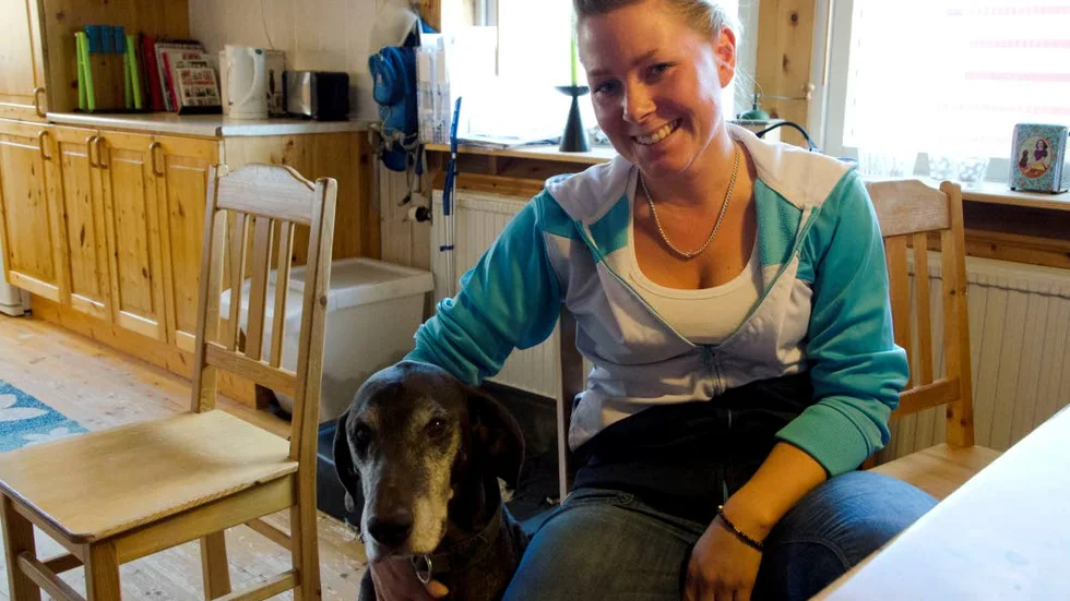 EN AV FÅ. Fler familjehem behövs i Kiruna kommun. Christine Brännvall, sambon Jens Järvinen och deras tre hundar tar gärna emot en ung person i sitt hem. Om de är lämpliga för uppgiften eller inte utreds just nu.