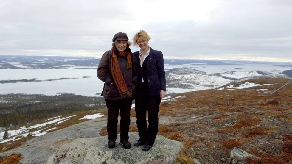 fjällbesök. Svetlana Aleksijevitj tillsammans med Maria Söderberg på Galtispuoda, Arjeplog, 2007.?FOTO: Maria Söderberg