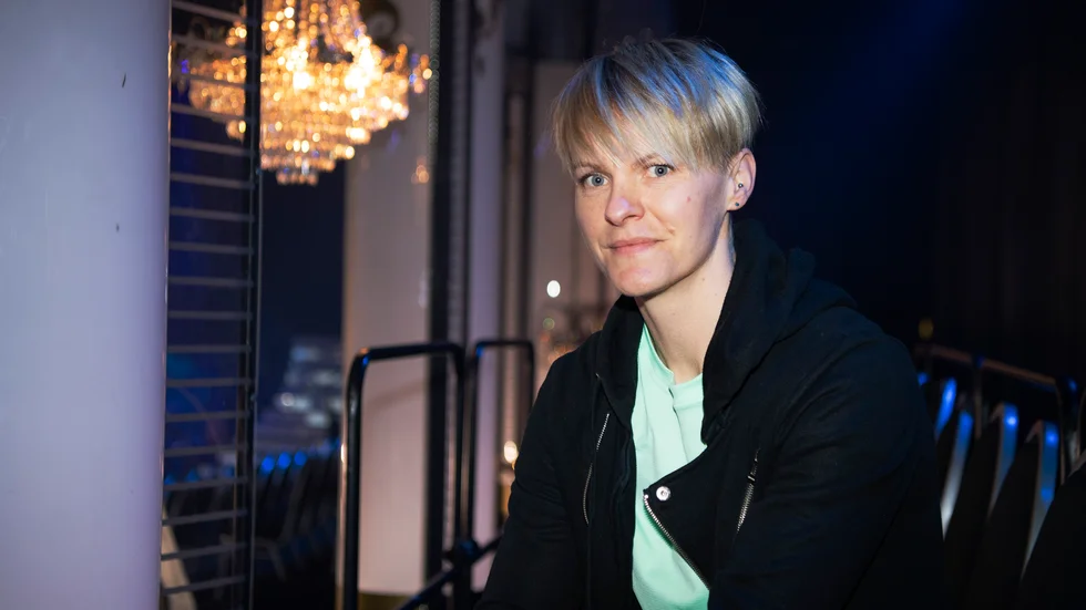 Före detta fotbollsproffset Nilla Fischer kämpar med självförtroendet och nerverna inför andra programmet av "Let's dance".