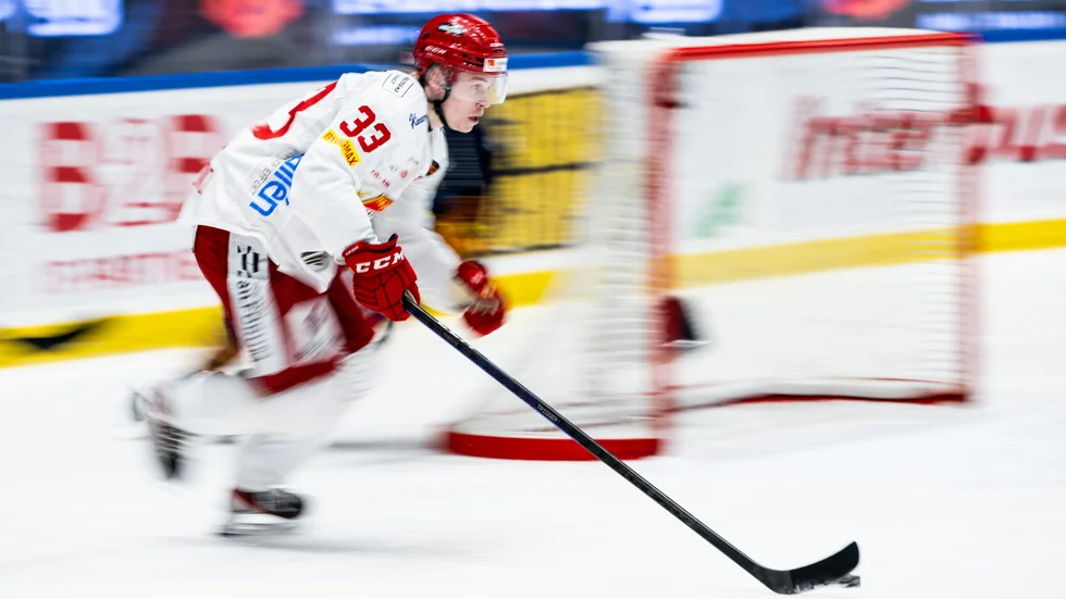 Oskar Asplund spelar några kvalmatcher till med Almtunas J20 innan han allt av döma är förlorad för SHL.