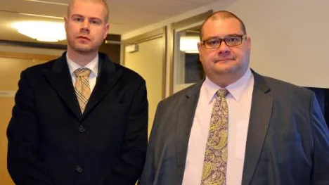 Magnus Söderberg, biträdande jurist, och kvinnans advokat Marko Tukhanen tror på en friande dom.FOTO: Marie Ridderström