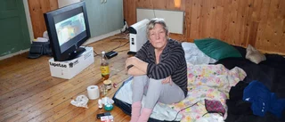 Hon tvingas bo i bilen: "Varför kan de inte hjälpa?"