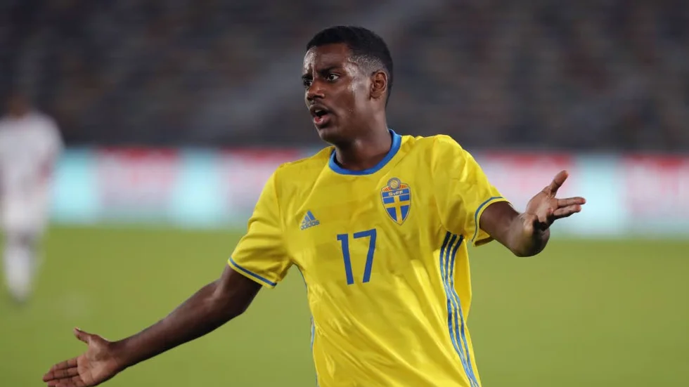 Abu Dhabi 20170108
Sveriges Alexander Isak under fotbollslandskampen mellan Sverige och Elfenbenskusten på Zayed Sports City Stadium i Abu Dhabi i Förenade Arabemiraten på söndagen.
Foto Adam Ihse / TT / Kod 9200