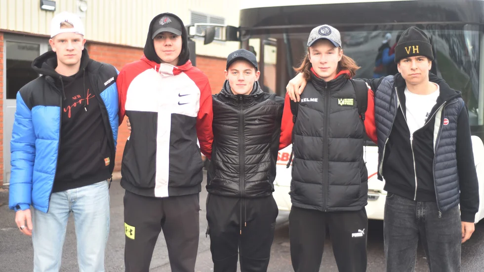 Viggo Lindersson, Alexander Khanenko, Leo Andersson och Ilya Kriklya och Liam Kostenius spelar tillsammans i Vimmerby Hockeys J20-lag.