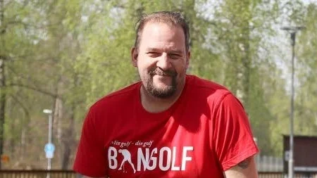 Peter Lindqvist var för många slag från toppstriden i top 12-kvalet på eternitnanorna i Eskilstuna.
