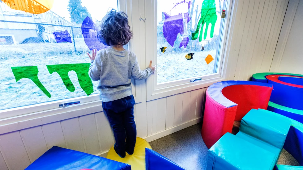 Någon ändring av öppettiderna, ramtiderna, för förskolorna i Enköping är inte aktuell.