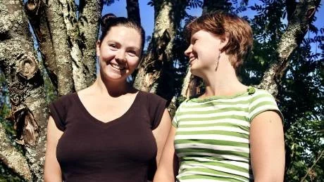 Konstnären Marta Bencivenni och författaren Lina Stoltz.