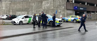 Parkeringsvakt larmade polis: "Bilist besviken över parkeringsböterna"