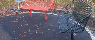Obekväma parkbänkar som ingen vill sitta på