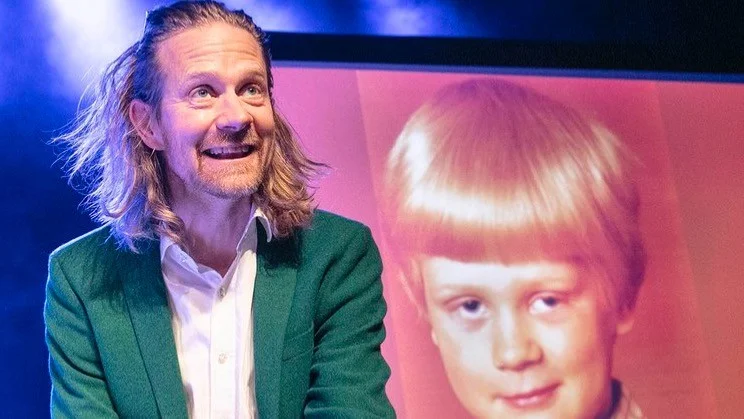 Anders "Ankan" Johansson bjöd publiken på massor av skratt och en hel del klädbyten i Luleå.
