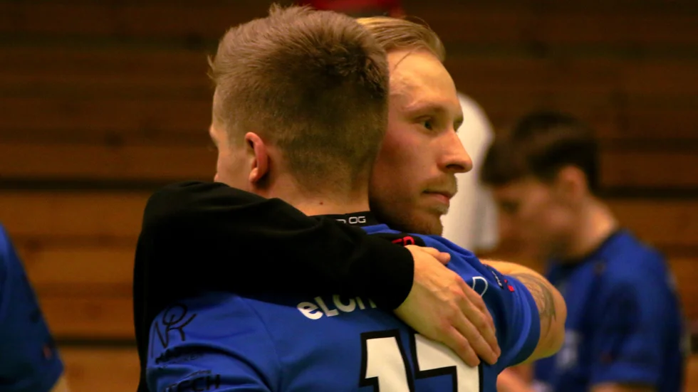 Joel Grape Tjernström lägger av med innebandy.