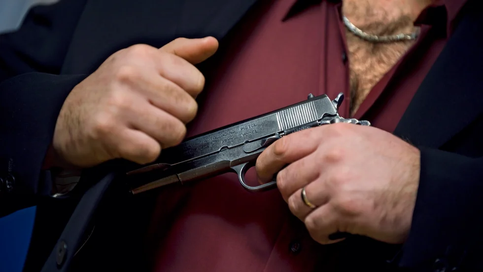 Kriminella nätverk kan åstadkomma stor skada även utan vapen.